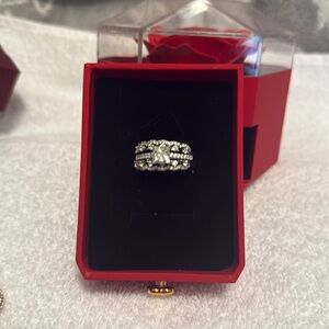 Elegant Silver Ring with Clear Gemstone